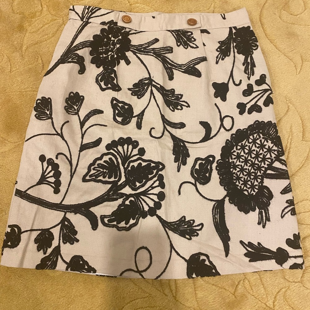 Embroidery skirt